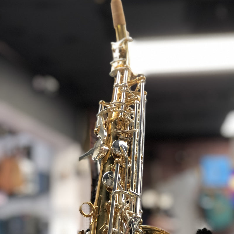 Strauss "Super 70" Intermediate Curved Soprano Saxophone Outfit