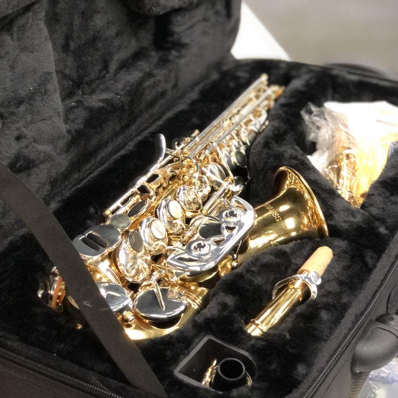 Strauss "Super 70" Intermediate Curved Soprano Saxophone Outfit